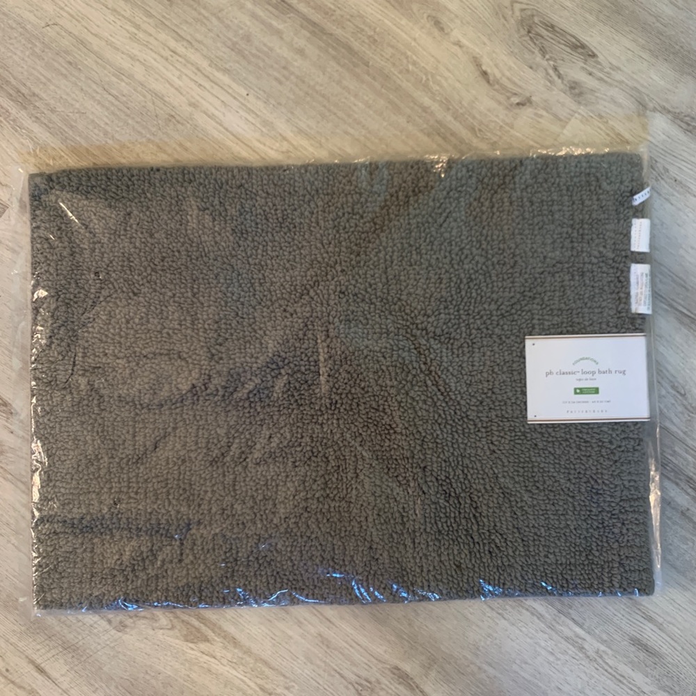 SOLD - Pottery Barn Bath Mat